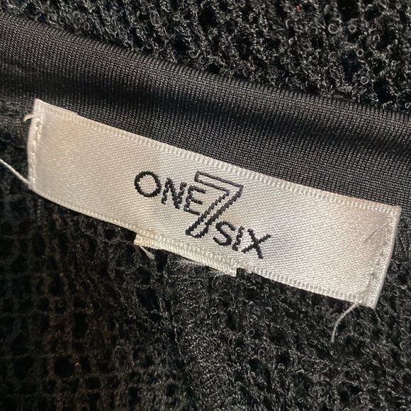 One7Six Black oversized Sweater w/ camisole - Size medium - Picture 6 of 12